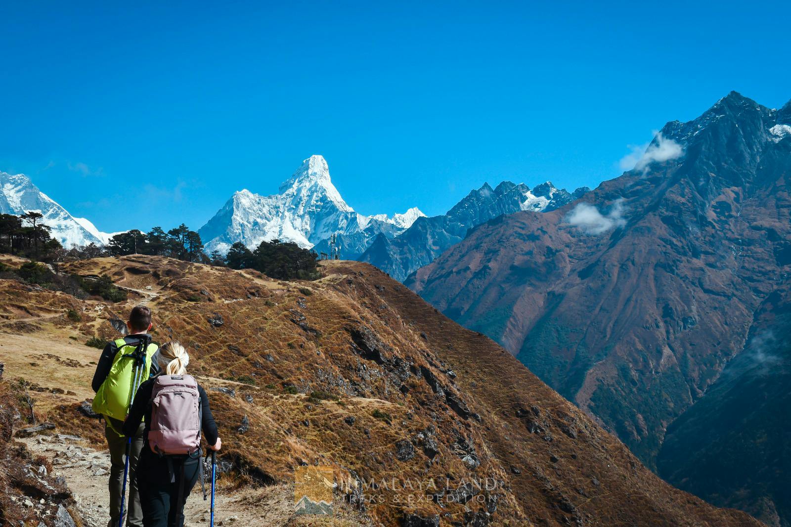 on the way to everest base camp