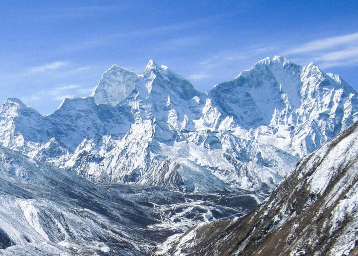 Exploring Mount Everest: Incredible Facts and Records